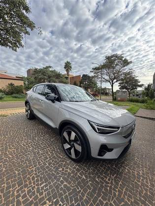 VOLVO C40 P8 RECHARGE PURE ELECTRIC AWD
